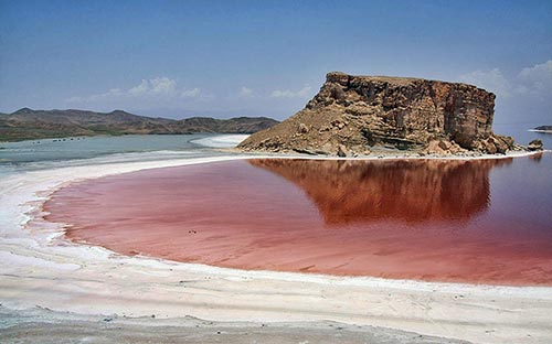  فاضلاب تصفیه شده به دریاچه ارومیه ریخته شد